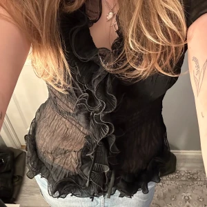 Topp - Unik topp som inte kommit till användning🌷 Står L/XL men passar mer S-L🤩öppen för prisförslag