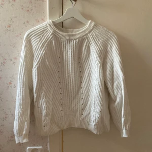 Vit stickad tröja - Vit stickad tröja, mycket bra skick