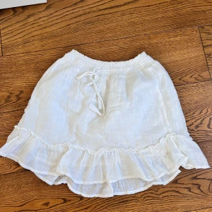 Hm kjol  - Fin kjol! Bra skick 