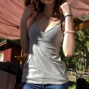 Linne - Vanligt grått linne står ej vart de är ifrån eller storlek men gissar Xs skick 10/10 oanvänt typ