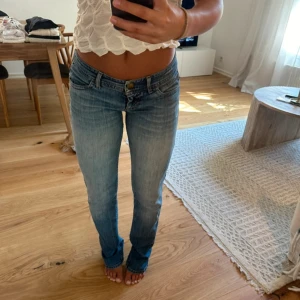 Lågmidjade jeans - Fint skick, bra till 165-170 ish, passar även 36