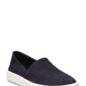 Vagabond slip on - Vagabond slip on skor (40 storlek) Säljer pågrund utav skorna var för små. pris kan diskuteras vid smidig och snabb affär. Kan mötas i Västerås eller frakta. Använda 1 gång 