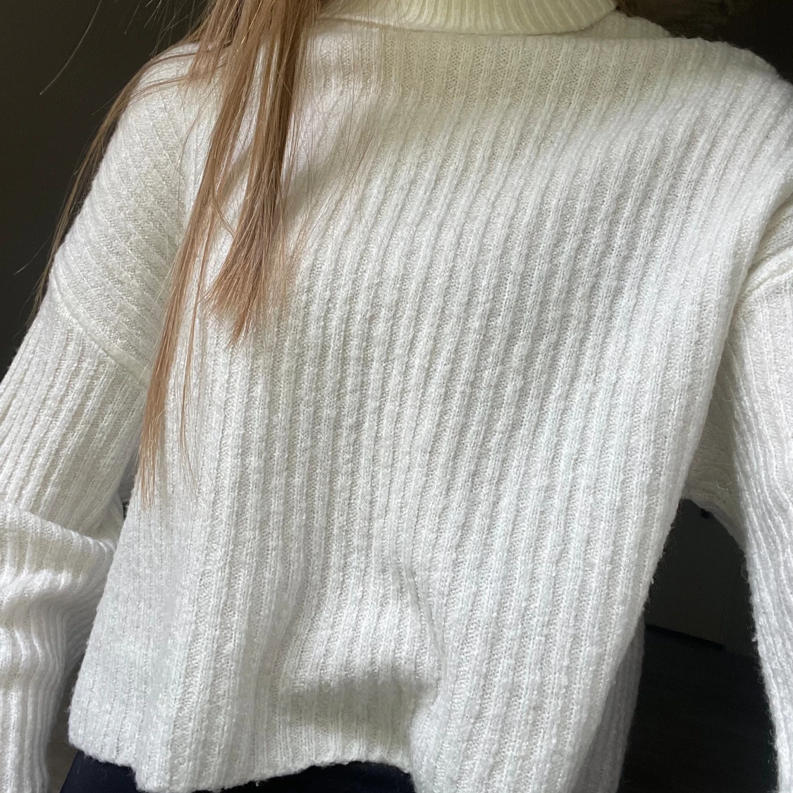 Mysig stickad polotröja🤍🌸 - 90