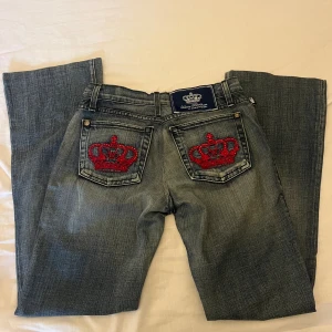 Victoria Beckham jeans - Ascoola vintage bootcut jeans från Victoria Beckham! Storlek 28, skulle säga att dom passar xs💗