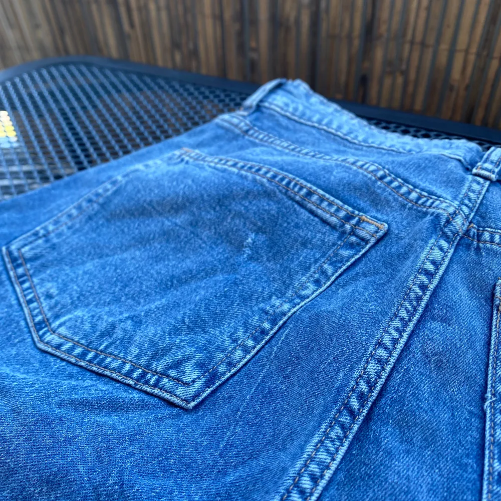 Ett par fina simpla jeans, enkel att stylea till någon fin topp❤️. Jeans & Byxor.