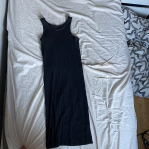 Klänning - Nästan aldrig använd har mest legat och tagit plats i garderoben