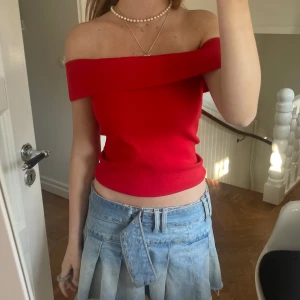 Offshoulder topp - Väldigt bra skick från zara