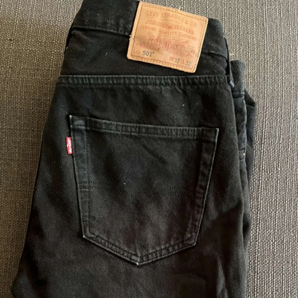501 Levis jeans, nyskick, men kommer ej till användning.. Jeans & Byxor.