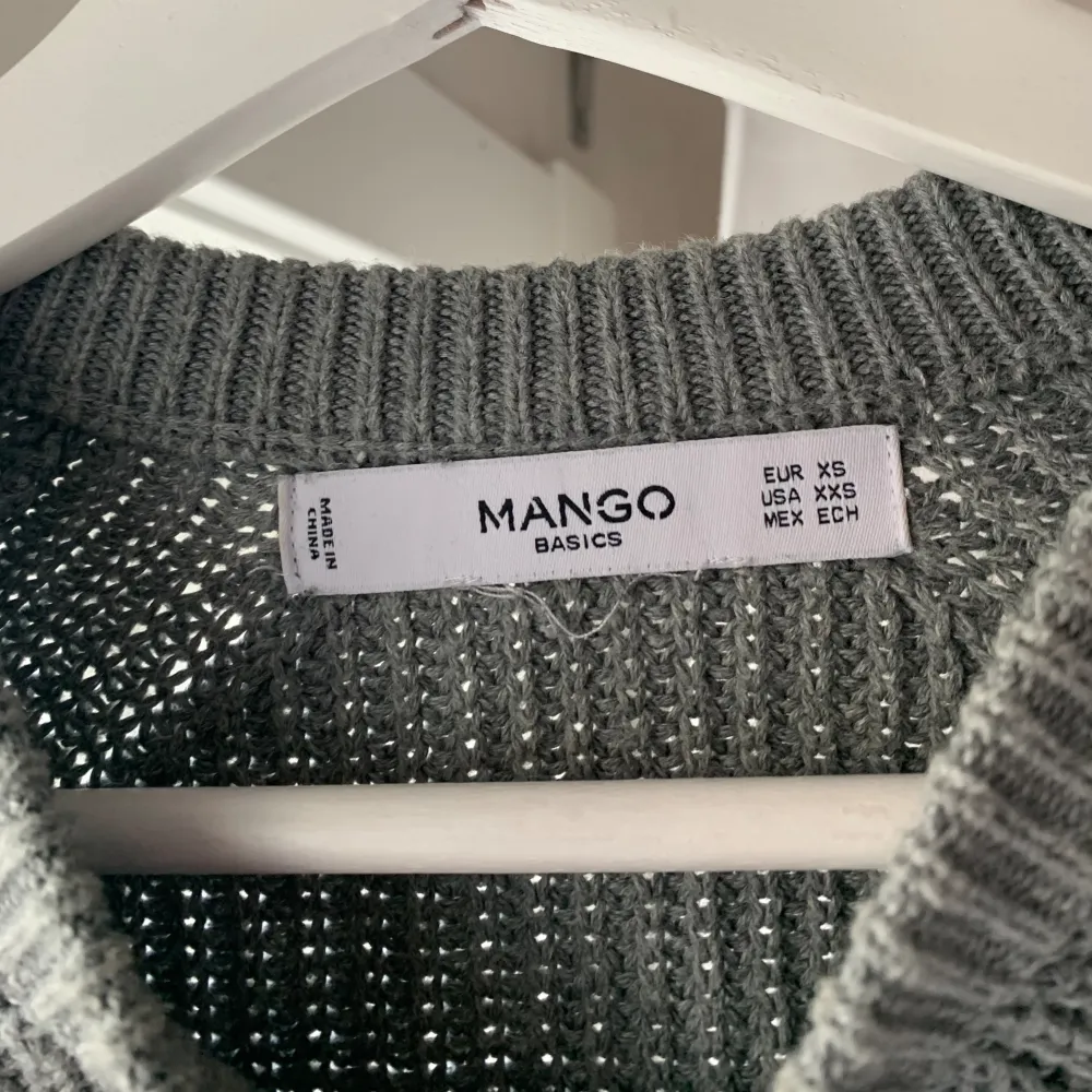 Stickad tröja från Mango. Stickat.