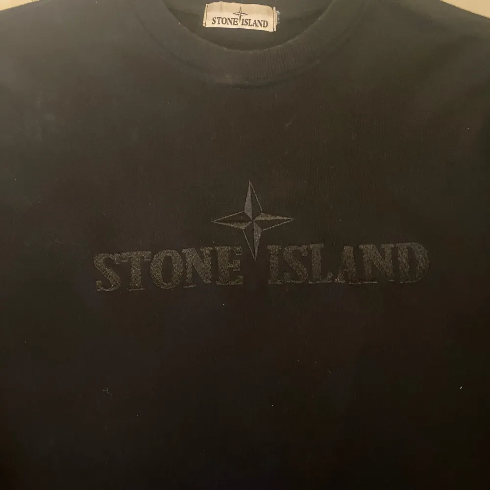 Stone island sweatshirt Skicka pm vid info . Tröjor & Koftor.