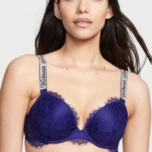 Victoria’s secret bh - Säljer då den inte passar mig, knappt använd. Skriv gärna för fler bilder☺️