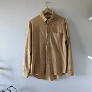 Séfr Leo Skjorta - Bra skick. Tyget likas handuks material.