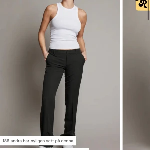 Bikbok kostymbyxor  - Säljer mina nya kostym byxor för dom kommer inte till användning❤️