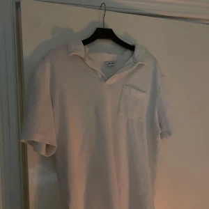 Piké tröja - Säljer en piké tröja i mycket bra skick köpt på brothers 