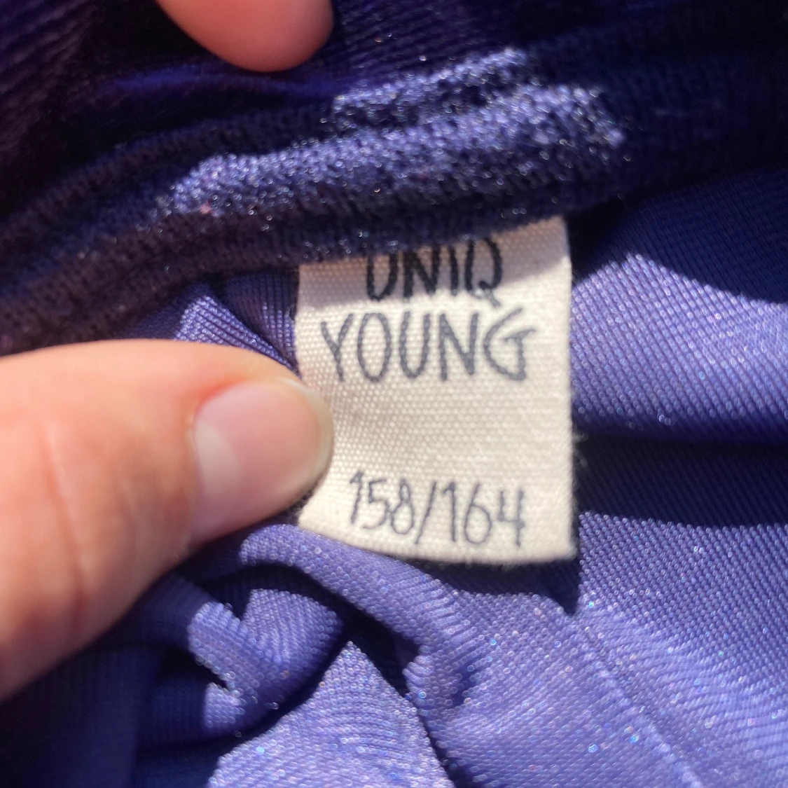 Mörkblå sammetströja - 91