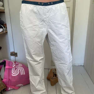 Jättefina byxor  - Jättefina sköna sommarbyxor från FILA. oanvända. 