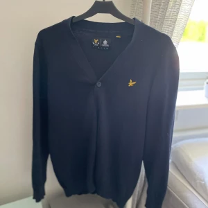 Lyle & skott tröja - Säljer nu min Lyle and scott tröja för endast 249kr! Skick 8/10!