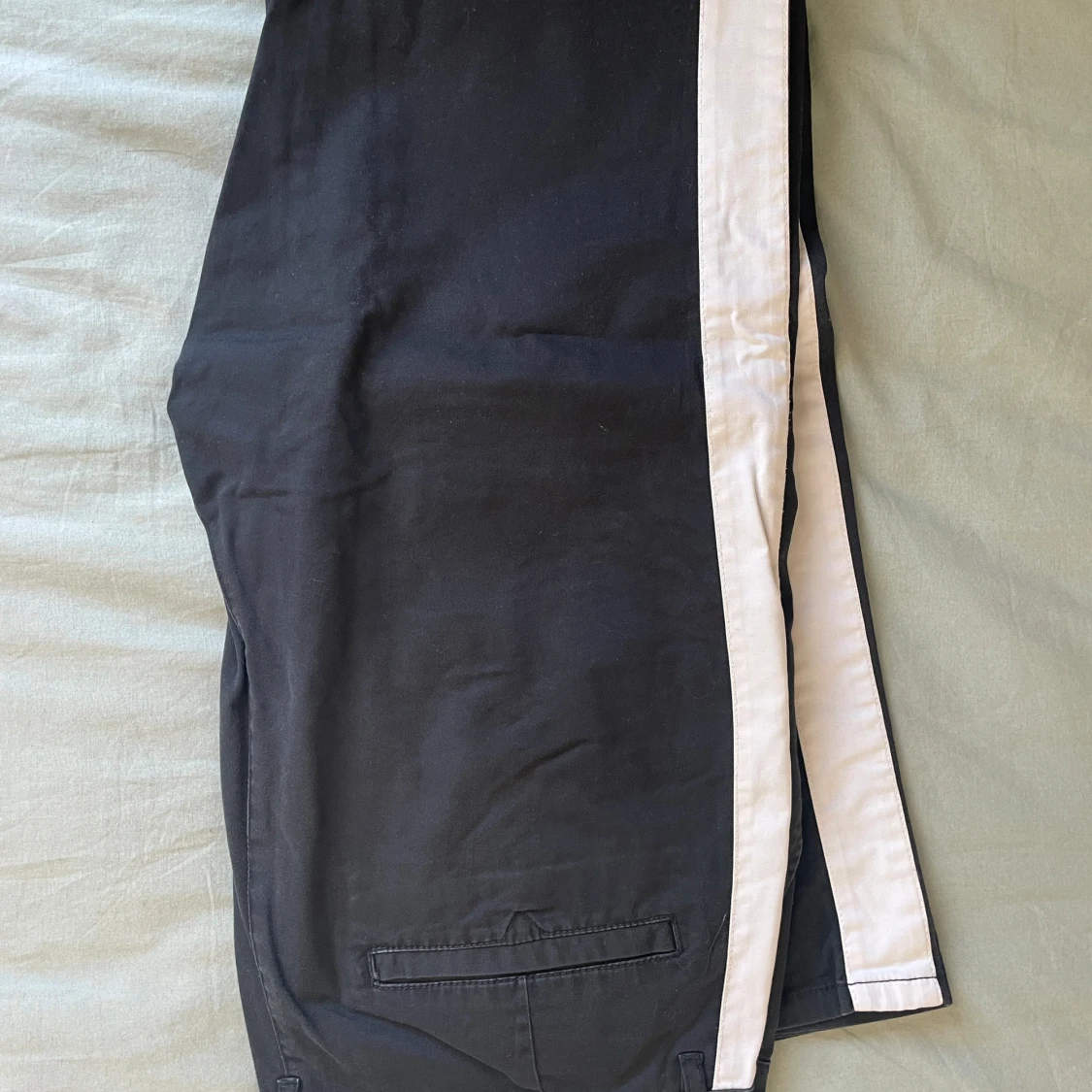 Pants with stripe - 90