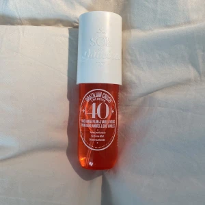 sol de Janeiro body mist - säljer denna hair & body misten eftersom jag inte använder den! Som ny, bara sprejat ett fåtal gånger❤️ Köpt för 299!❤️