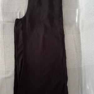 Sibel byxa - Flash - Fina svarta knappt använda byxor.  Perfekt för sommaren!☺️