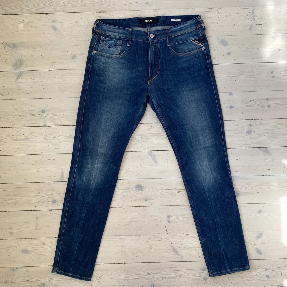 Jävligt najs Replay jeans i perfekt skick 🙌 skriv vid fråga 👍 . Jeans & Byxor.