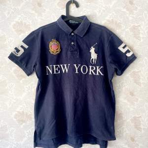 Ralph Lauren New York polo Large Pit to Pit 53cm Length 72cm