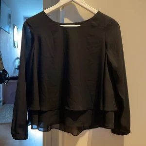 Jätte gullig blus från ZARA - Fin blus från ZARA, använd fåtal gånger