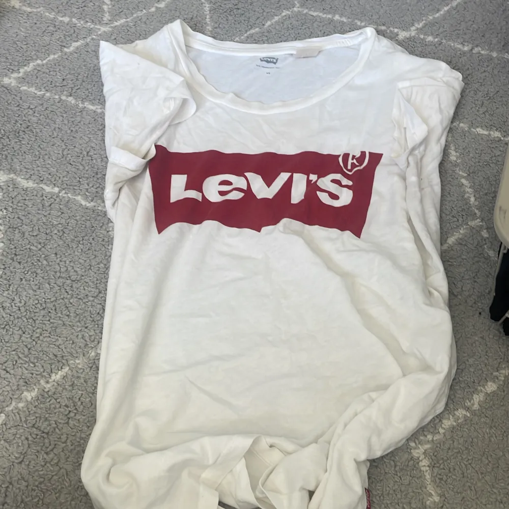 2016 levis tröja. T-shirts.