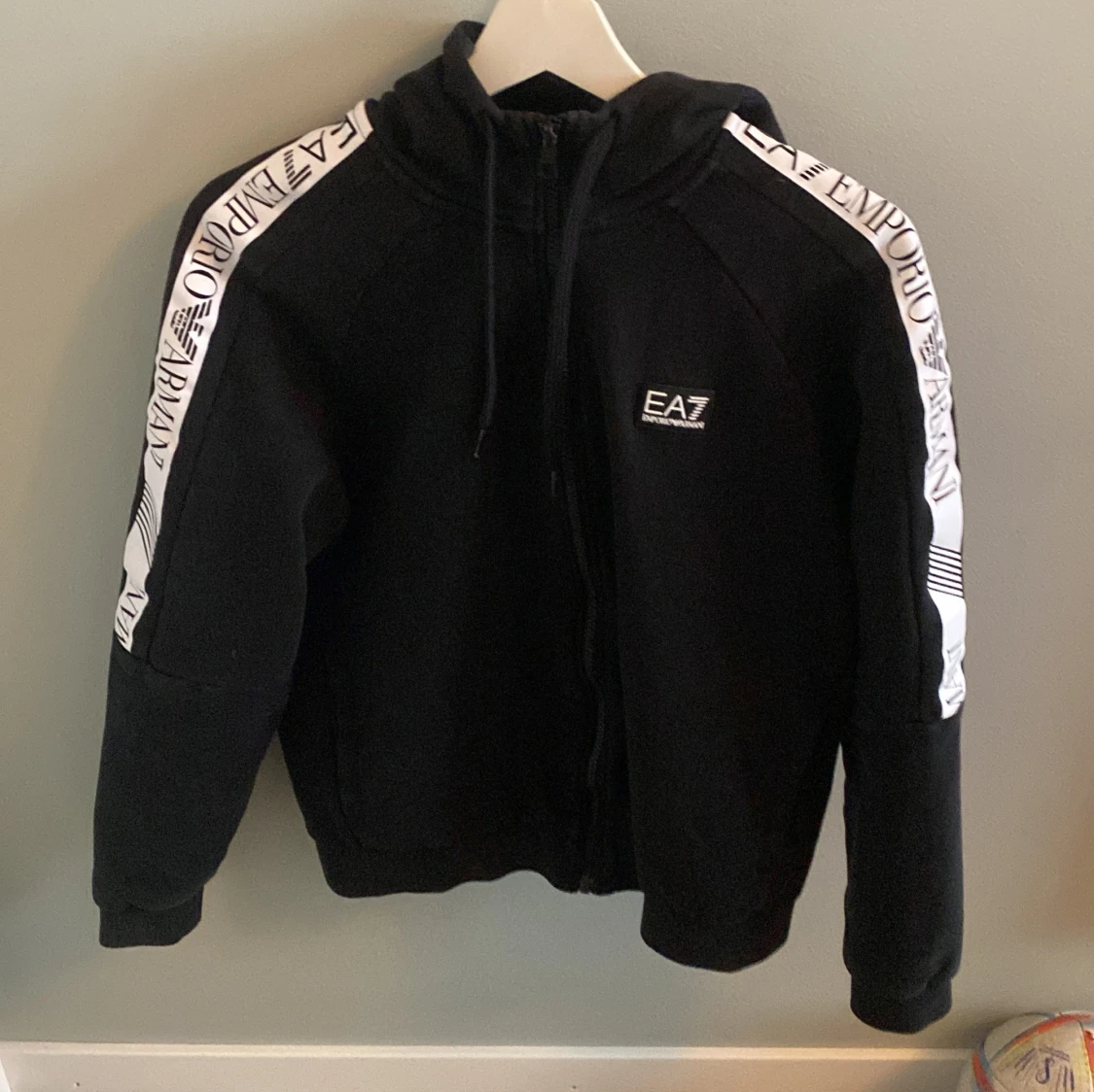 EA7 tröja 