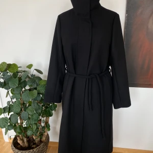 Ny Inwear kappa 40 - Supersnygg men fel storlek för mig Nypris 2900kr Helt ny med taggarna kvar