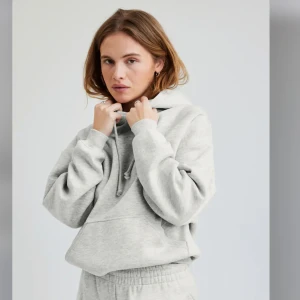 Bikbok hoodie - Säljer min hoodie då den inte kommer till användning längre💞