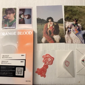 Orange blood Enhypen Heesung Sunghoon - PLEASE CONTACT BEFORE BUYING!!! Heesung photobook ✅ Sunghoon photobook ✅ Photocards can be traded, ni-ki only Especially if you have niki polaroid :)  #enhypen #jake #niki #sunghoon #sunoo #heesung #jay #jungwon #kpop #album 