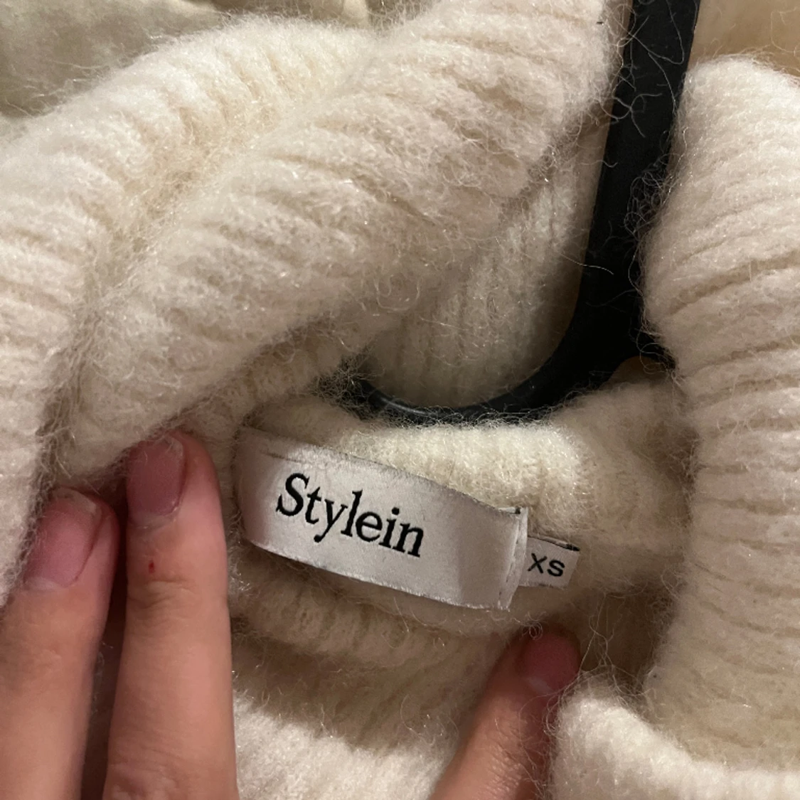 Stickad tröja i alpacka från stylein  - 90