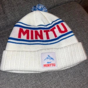 Minttu mössa  - Inte använd länge bah nån vecka