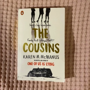 The cousins bok till salu - Fint skick! Köpte den själv här på plick. På engelska. Frakt tillkommer!☺️