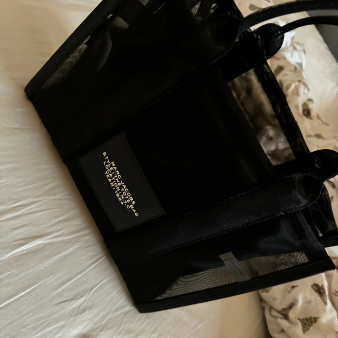 Marc Jacobs medium tote mesh - 90