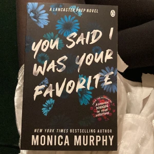 Bok - Nya Monica murphy boken. Säljer för att jag har dubbletter ❤️ Byter gärna mot en annan bok eller ett plagg också!