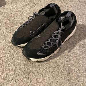 Nike Air Footscape - Aldrig använda och ovanliga Nike Air Footscapes! Sjukt coola skor i storlek 43. DM vid frågor eller fler bilder! 