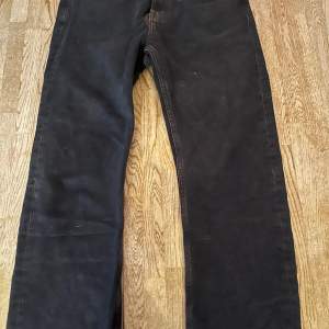 Ganska loose fit weekday jeans storlek 27/30