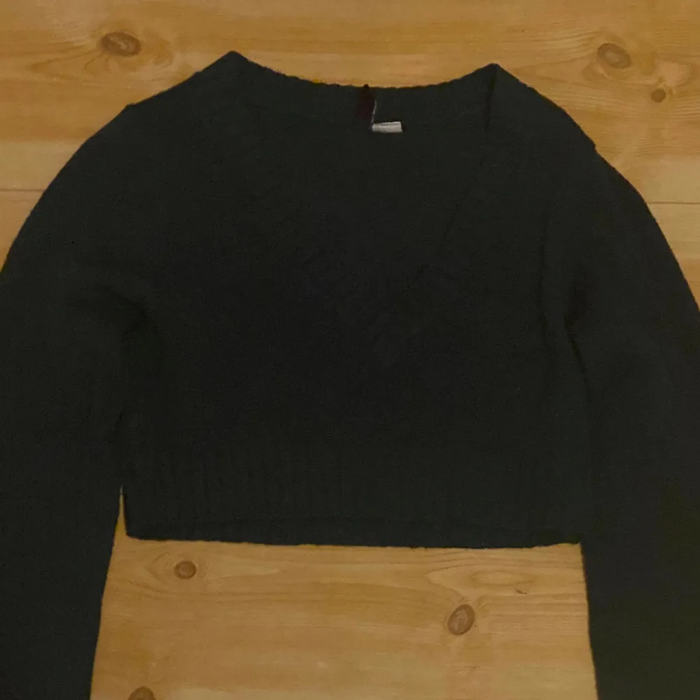 Grön knitted crop-top. Stickat.