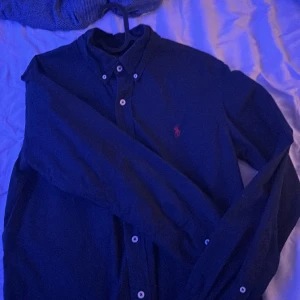 Ralph laurent sjorta - En sjysst shorta - perfekt under en pullover nu på vintern (nypris 1400:-) Pris kan diskuteras