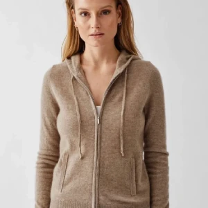 Kashmirtröja  - Cashmere half-zip i 100% cashmere från Soft Goat i väldigt bra skick! Nypris ca 2500kr❤️ Storlek m men passar xs och s bra!