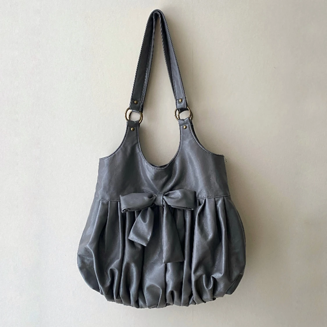 ROSETTVĂSKAđ GrĂ„ vĂ€ska