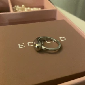 Edblad ring - Super snygg silvrig edbladsring i nyskick 🤩