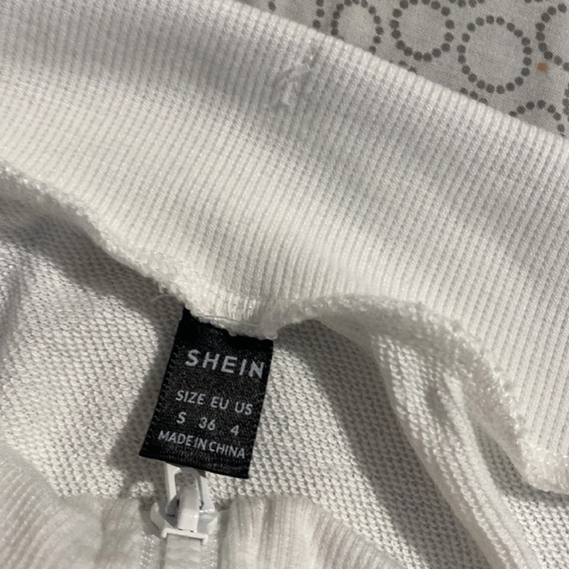 Vit zipzap kort hoddie  - 91