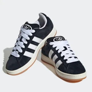 Campus skor  - Snygga campus adidas i strl 38,5 har kartong och skorna är som nya. 