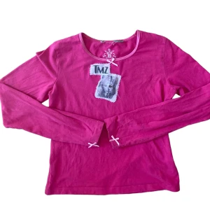 Parishilton top - ikoniskt top med Paris hiltons mugshot💋🖤 