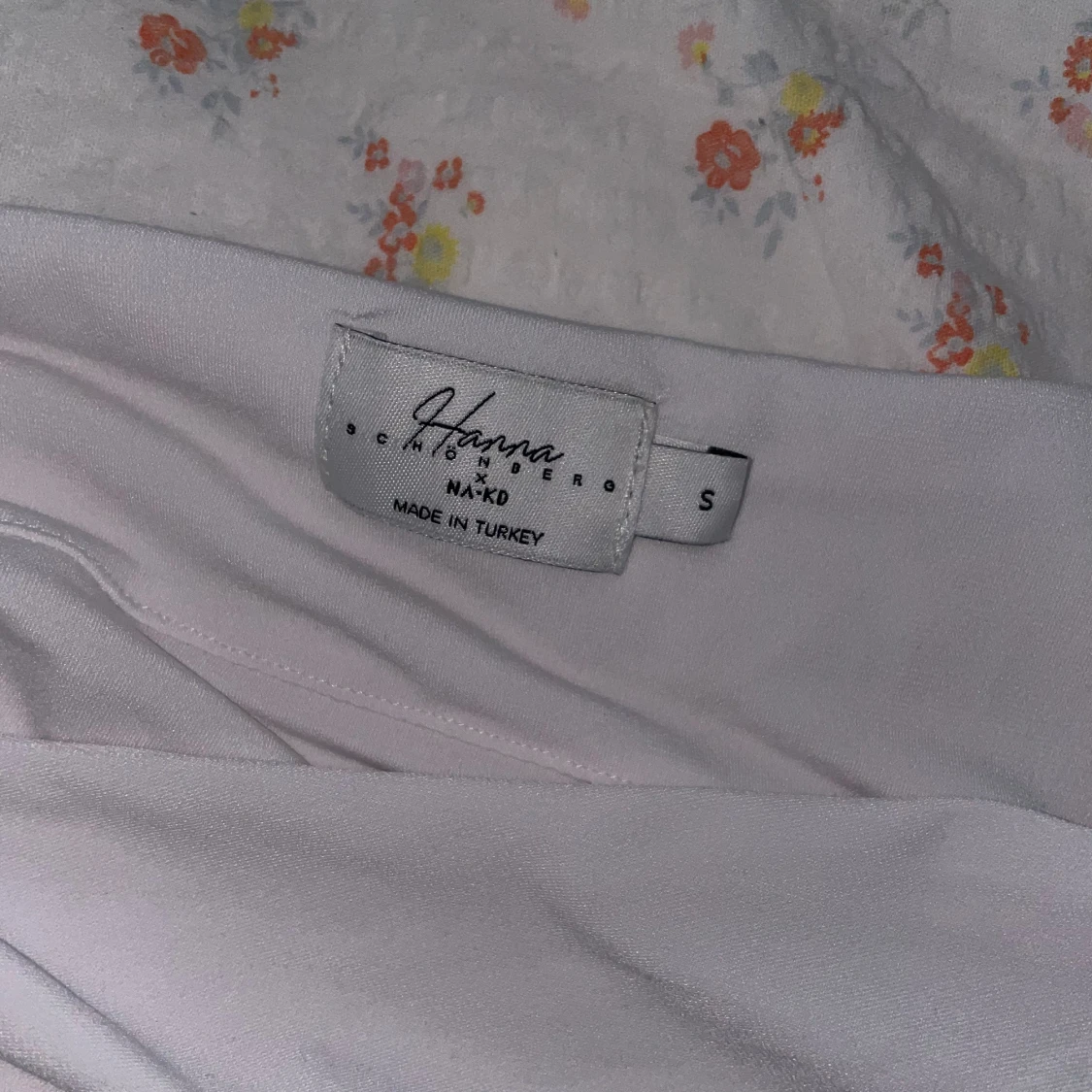 Topp Hanna Schönberg x NA-KD - 90