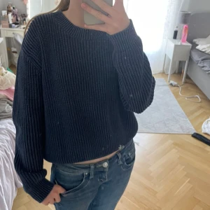 Stickad tröja  - Säljer min stickade tröja då jag har många liknande💘