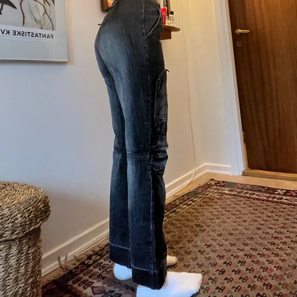 Super snygga ”Yess Miss” jeans  Men tyvärr för korta för mig!<3 Dom är ganska små i midjan  Jag är 170 . Jeans & Byxor.